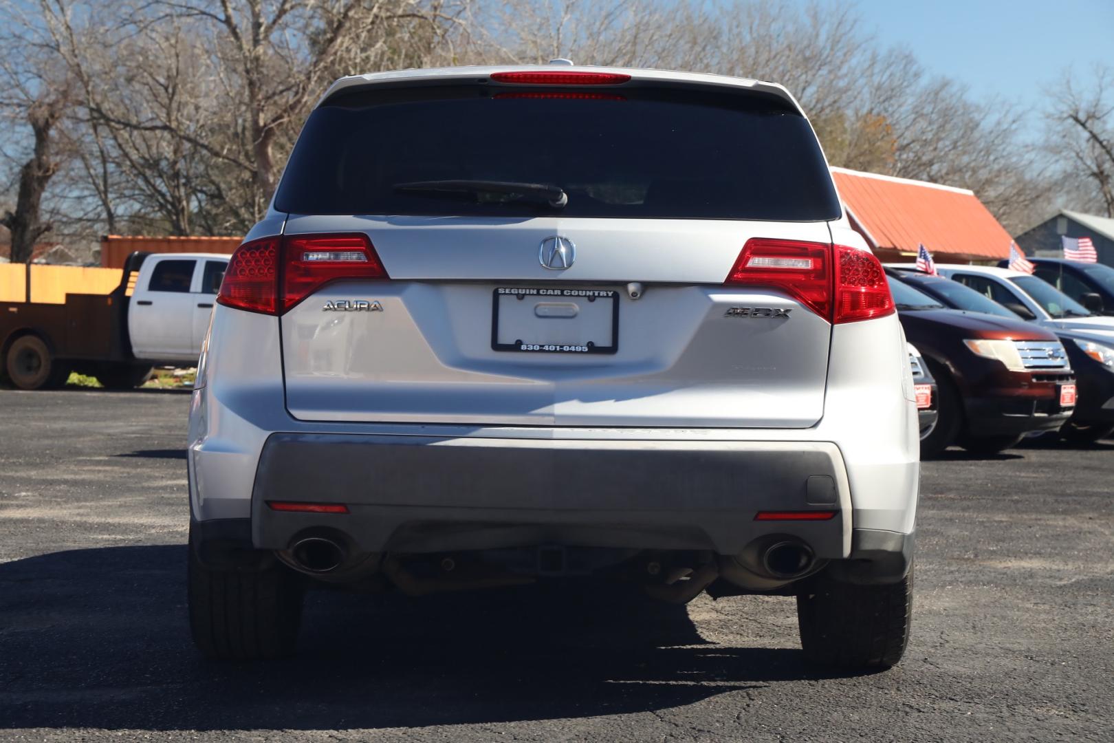 2007 SILVER ACURA MDX Sport Package with Rear DVD System (2HNYD28837H) with an 3.7L V6 SOHC 24V engine, 5-SPEED AUTOMATIC transmission, located at 420 E. Kingsbury St., Seguin, TX, 78155, (830) 401-0495, 29.581060, -97.961647 - Photo#5